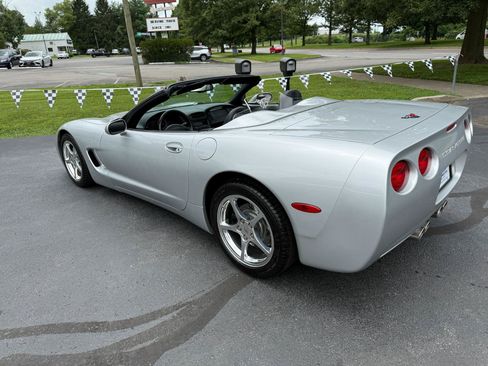 Used 2002 Chevrolet Corvette Convertible w/ Preferred Equipment Group2 RWD image 7