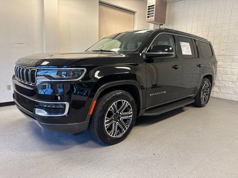 Used 2022 Jeep Wagoneer Series III AWD/4WD image 2