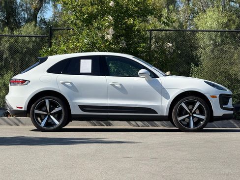 Used 2024 Porsche Macan image 8