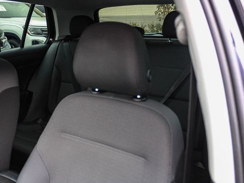 Used 2019 Volkswagen Golf 4-Door FWD image 25