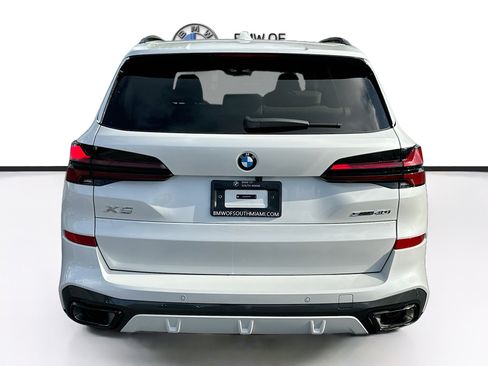 New 2026 BMW X5 sDrive40i w/ M Sport Package RWD image 5