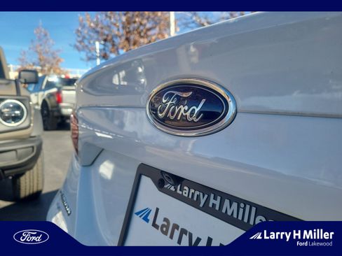 Used 2016 Ford Fusion SE w/ Equipment Group 202A image 23