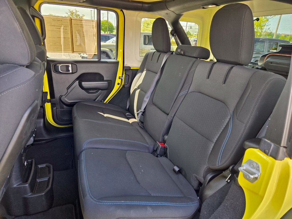 Used 2022 Jeep Wrangler Unlimited Rubicon 4xe AWD/4WD image 29