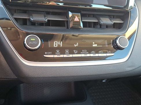 Used 2023 Toyota Corolla LE image 18