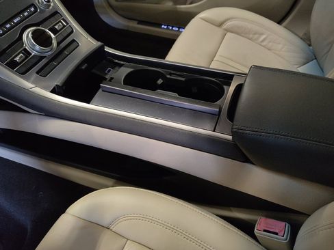 Used 2019 Lincoln MKZ Reserve FWD image 26