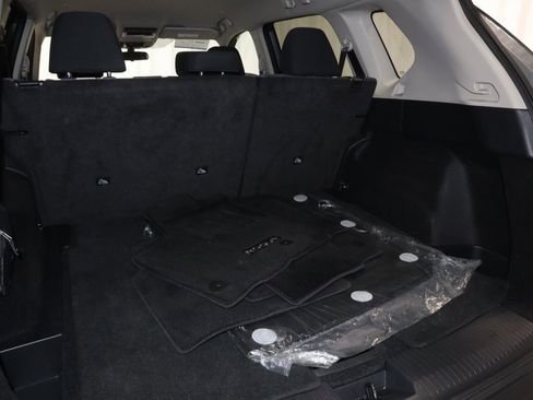 Certified 2023 Nissan Rogue SV image 17