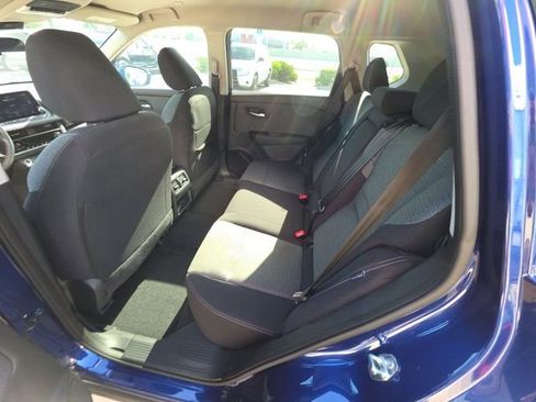 Used 2023 Nissan Rogue SV FWD image 23