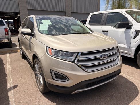 Used 2018 Ford Edge Titanium w/ Equipment Group 301A FWD image 3