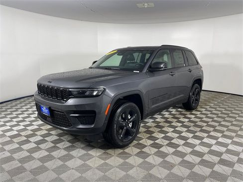 New 2025 Jeep Grand Cherokee 4WD image 1