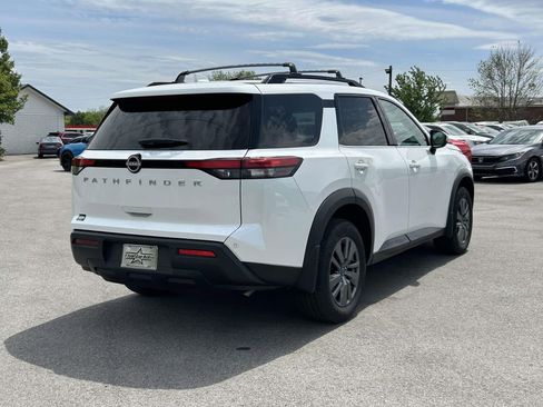 Used 2025 Nissan Pathfinder SV FWD image 3