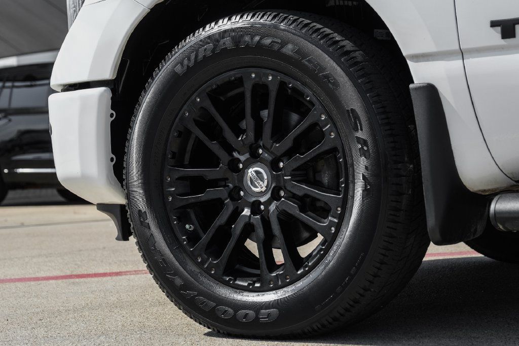 Used 2019 Nissan Titan SL w/ Midnight Edition RWD image 60