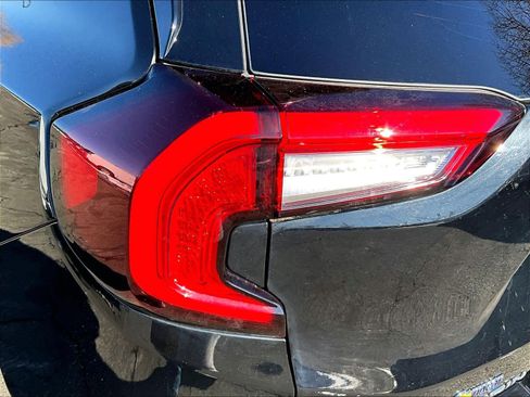 Used 2022 GMC Terrain SLE w/ Driver Convenience Package image 34