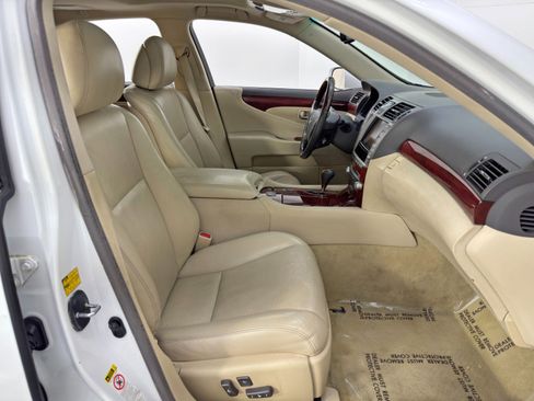 Used 2012 Lexus LS 460 w/ Comfort Pkg image 15