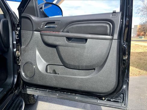 Used 2013 GMC Yukon Denali image 22