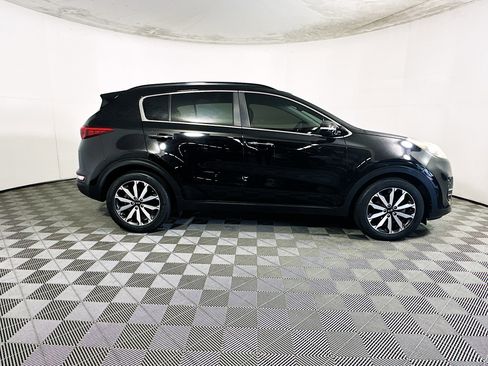 Used 2019 Kia Sportage EX w/ EX Premium Package image 2