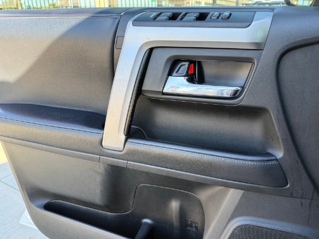 Used 2021 Toyota 4Runner SR5 AWD/4WD image 20