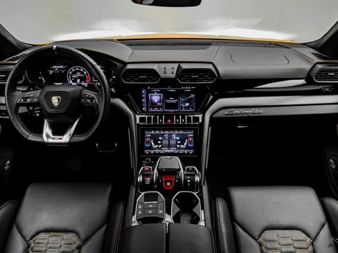 Used 2024 Lamborghini Urus S image 35
