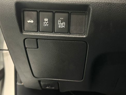 Used 2013 Toyota Avalon XLE Touring image 30