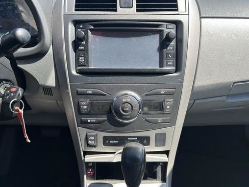 Used 2013 Toyota Corolla LE w/ Premium Pkg FWD image 12