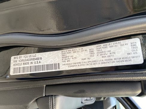 Used 2024 Jeep Grand Cherokee Altitude RWD image 34