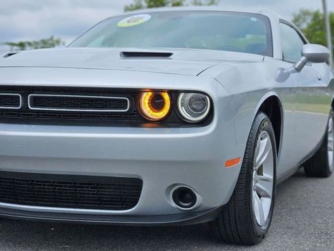 Used 2023 Dodge Challenger SXT image 9