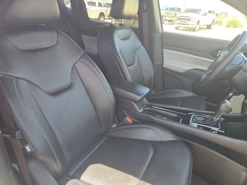 Used 2025 Jeep Compass Limited AWD/4WD image 25