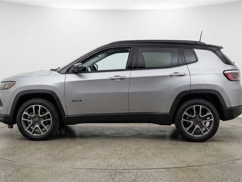 Used 2025 Jeep Compass Trailhawk AWD/4WD image 5