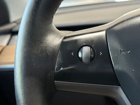 Used 2023 Tesla Model Y Performance AWD/4WD image 26
