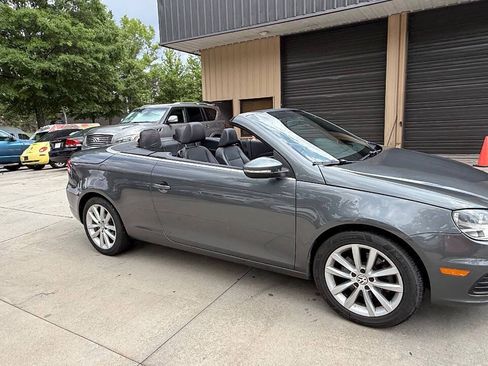 Used 2012 Volkswagen Eos Komfort FWD image 13