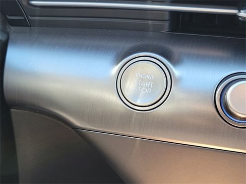 New 2026 Hyundai Kona SE image 8