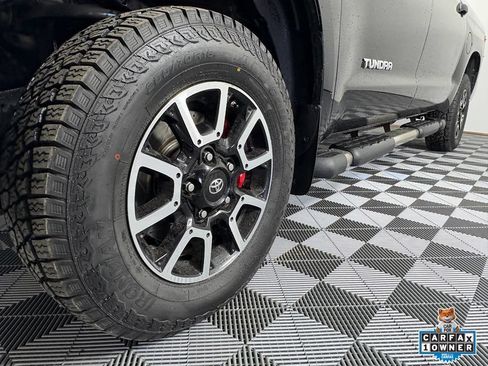 Used 2014 Toyota Tundra SR5 w/ SR5 Upgrade Package AWD/4WD image 13