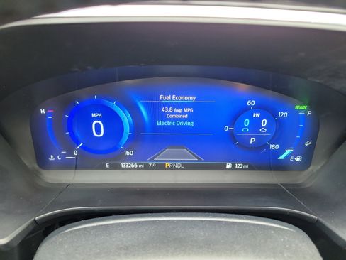 Used 2020 Ford Escape Titanium image 27