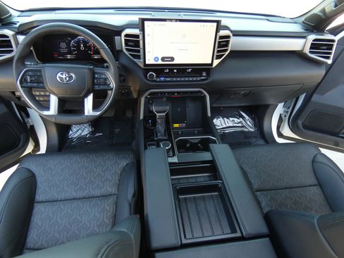 Used 2025 Toyota Tundra Limited image 26