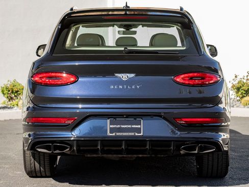 Used 2023 Bentley Bentayga AWD/4WD image 13