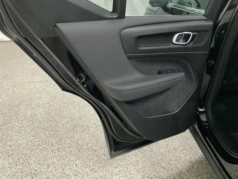 Used 2024 Volvo XC40 B5 Plus AWD/4WD image 19
