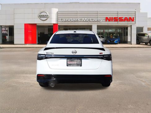 New 2026 Nissan Sentra SR w/ Floor Mat Package image 4