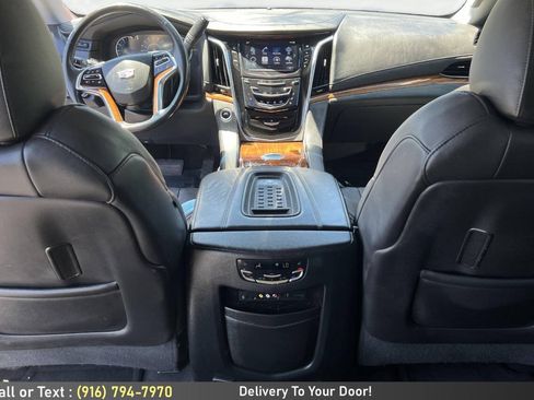 Used 2016 Cadillac Escalade Luxury AWD/4WD image 17