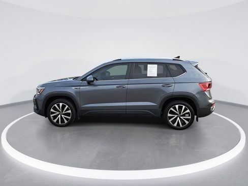 Certified 2023 Volkswagen Taos SE image 6