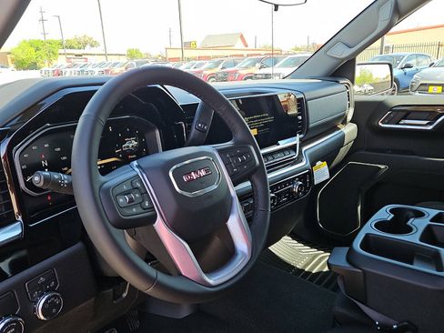 New 2026 GMC Sierra 1500 SLE image 12