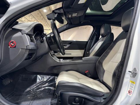 Used 2016 Jaguar XF R-Sport image 12