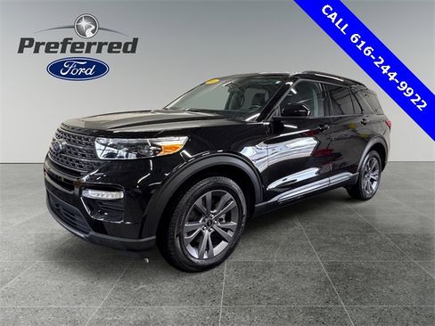 Used 2023 Ford Explorer XLT w/ Equipment Group 202A image 2