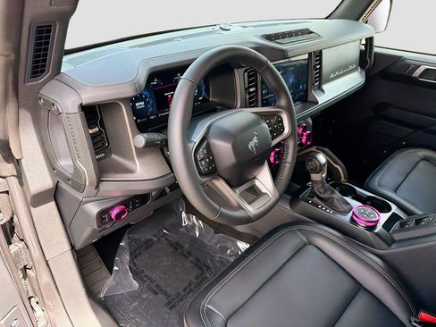 Used 2025 Ford Bronco Badlands AWD/4WD image 24