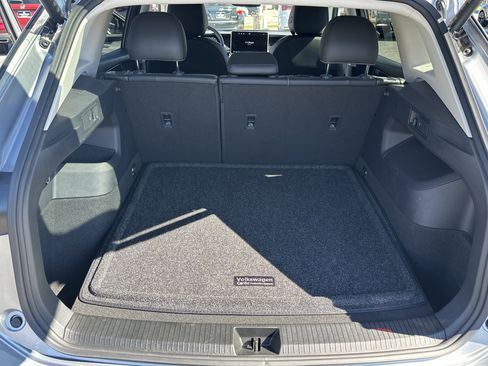 Used 2025 Volkswagen Tiguan SE image 16