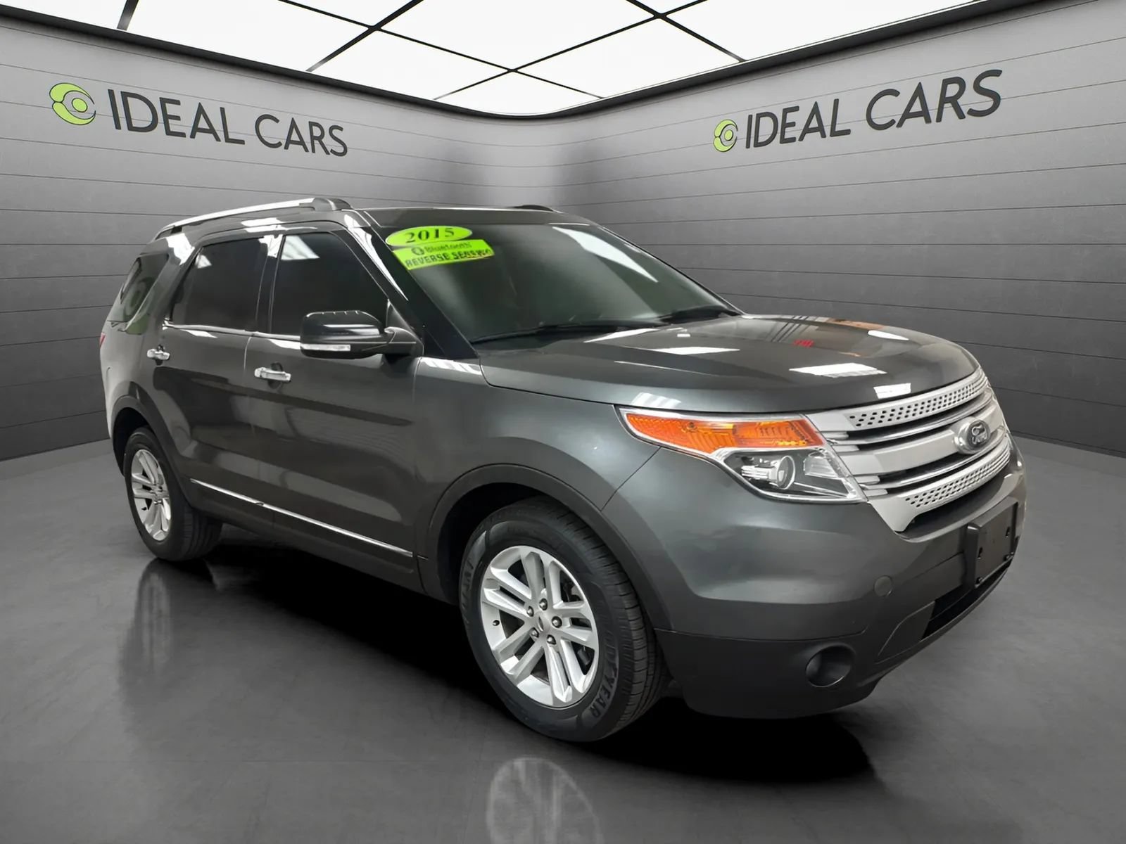 Used 2015 Ford Explorer XLT FWD image 3