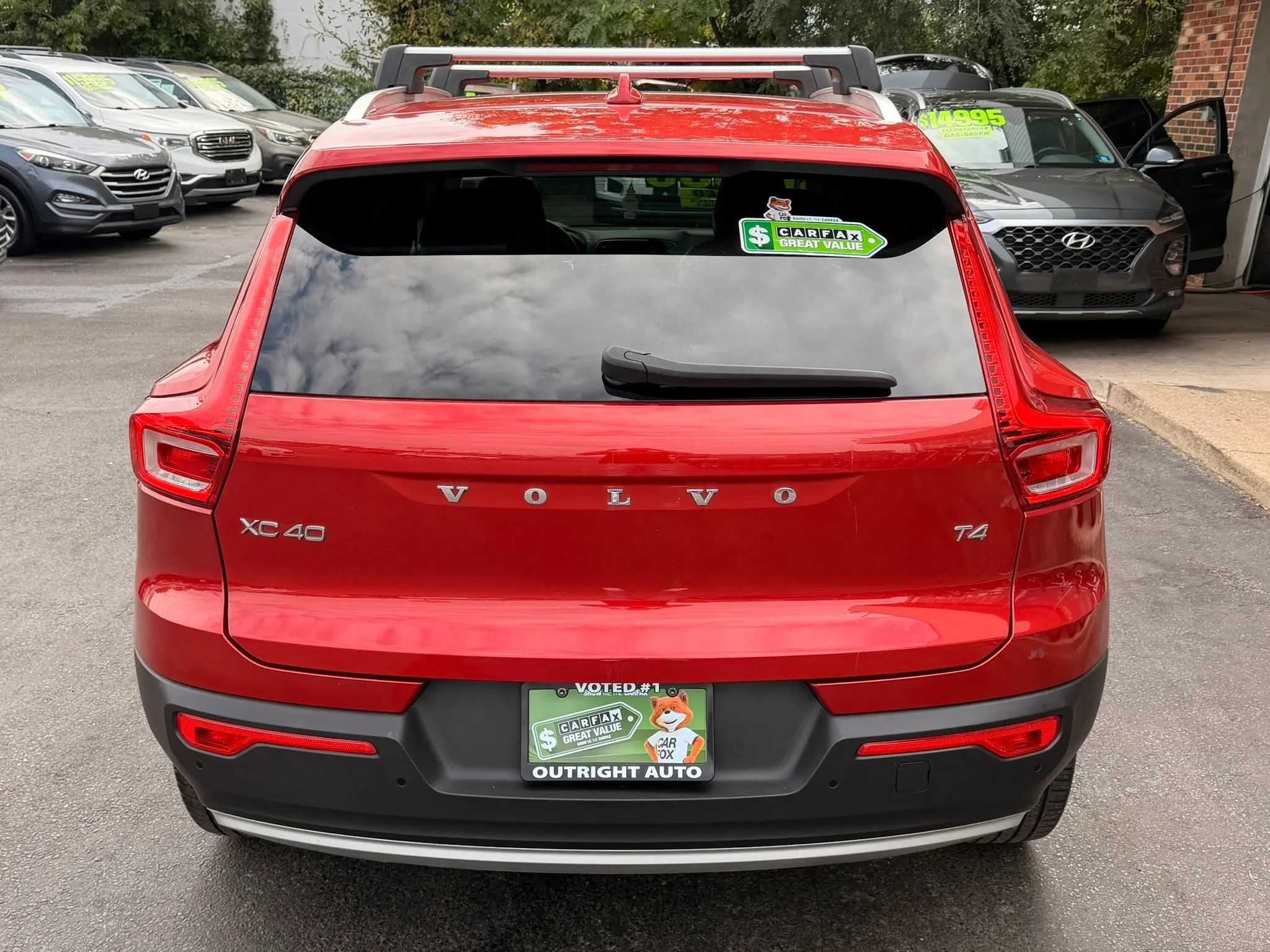 Used 2019 Volvo XC40 T4 Momentum FWD image 4