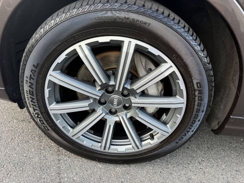 Used 2018 Audi Q7 3.0T Prestige w/ Prestige Package AWD/4WD image 11