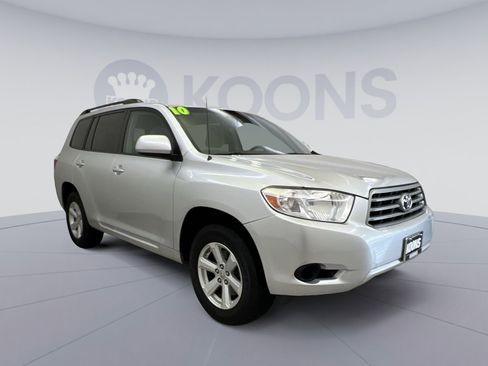 Used 2010 Toyota Highlander 2WD image 2