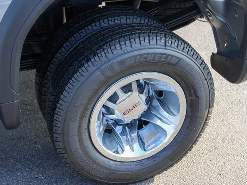 New 2026 GMC Sierra 3500 SLE w/ SLE Value Package image 7