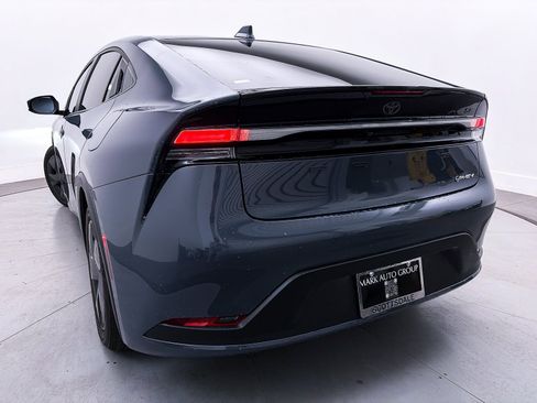 Used 2025 Toyota Prius Plug-In Hybrid image 4