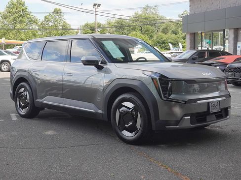 Used 2024 Kia EV9 Light Long Range RWD image 64